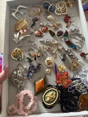 Beautiful 🤩 Vintage to Modern Lot of Jewellery!